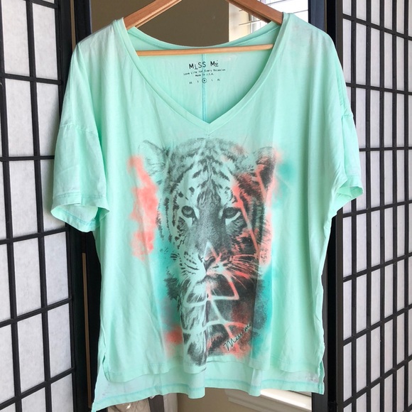 🔥SALE!🔥Miss Me Tee- M - Picture 1 of 5